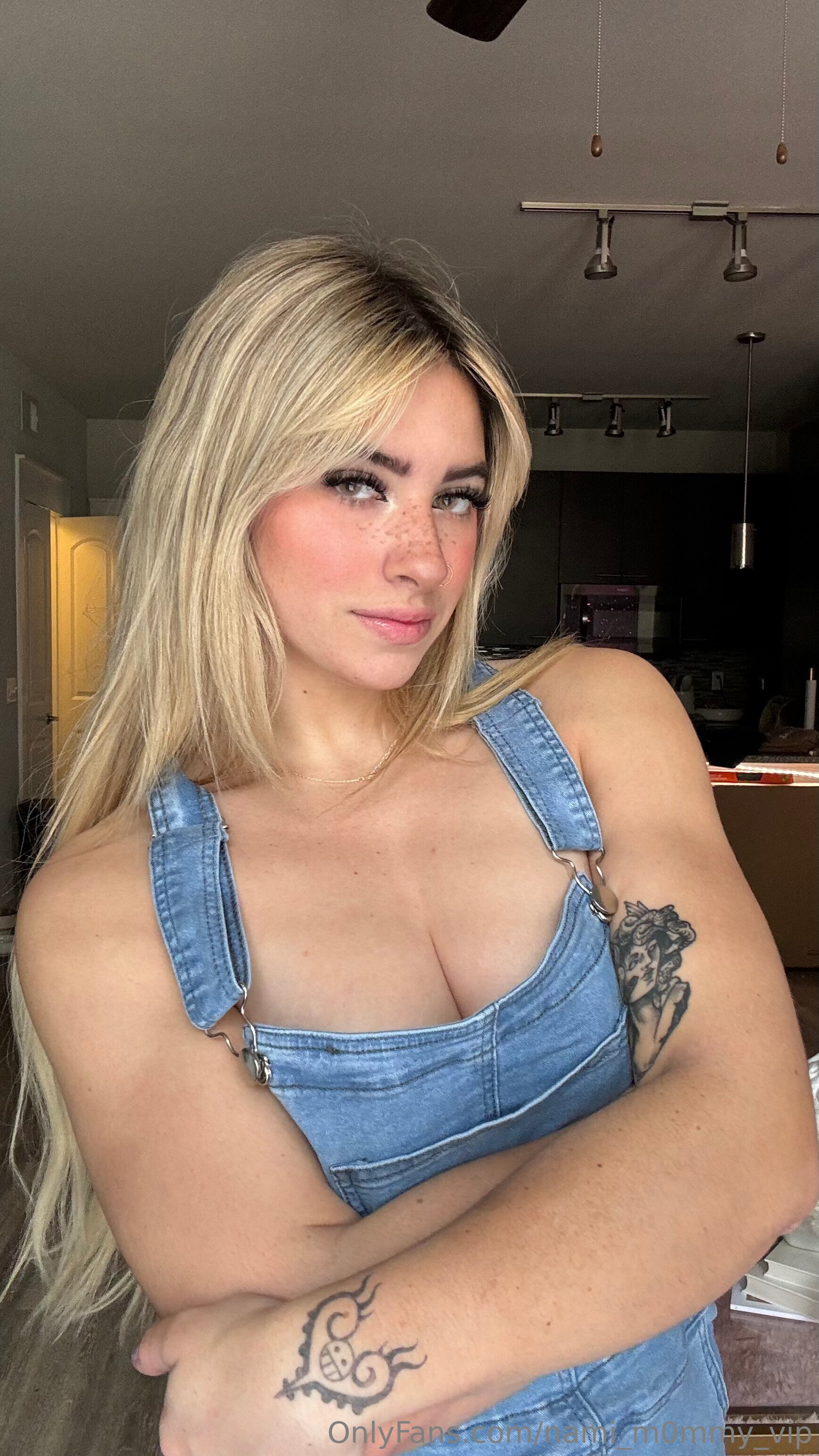 Visit20thotbook botio20for20MORE2011477