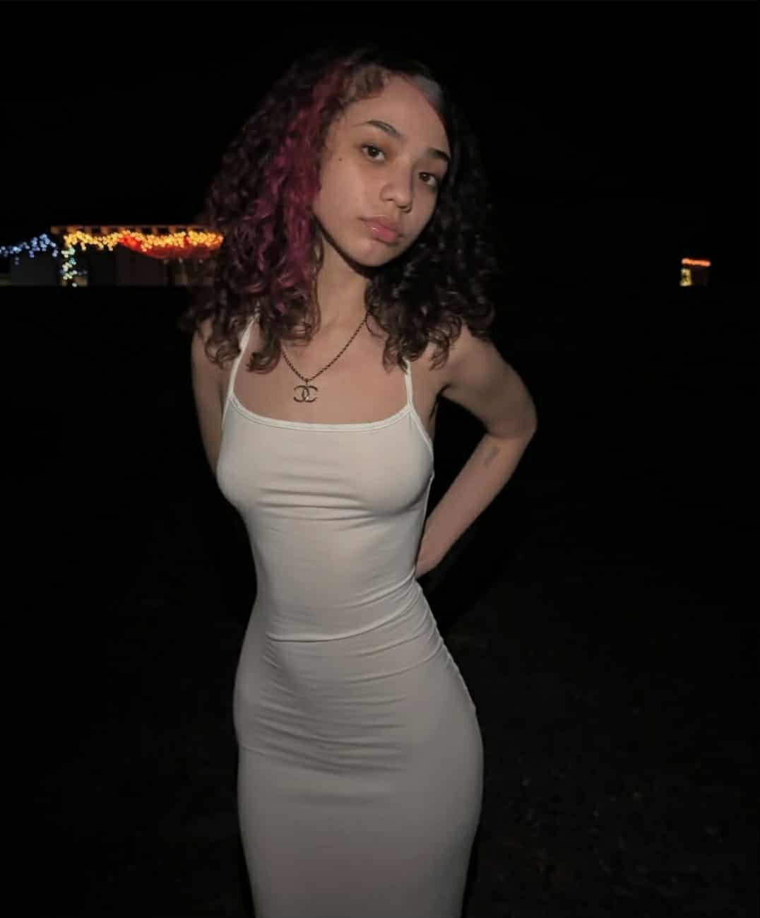 Visit20thotbook bot20FOR20MORE2013583