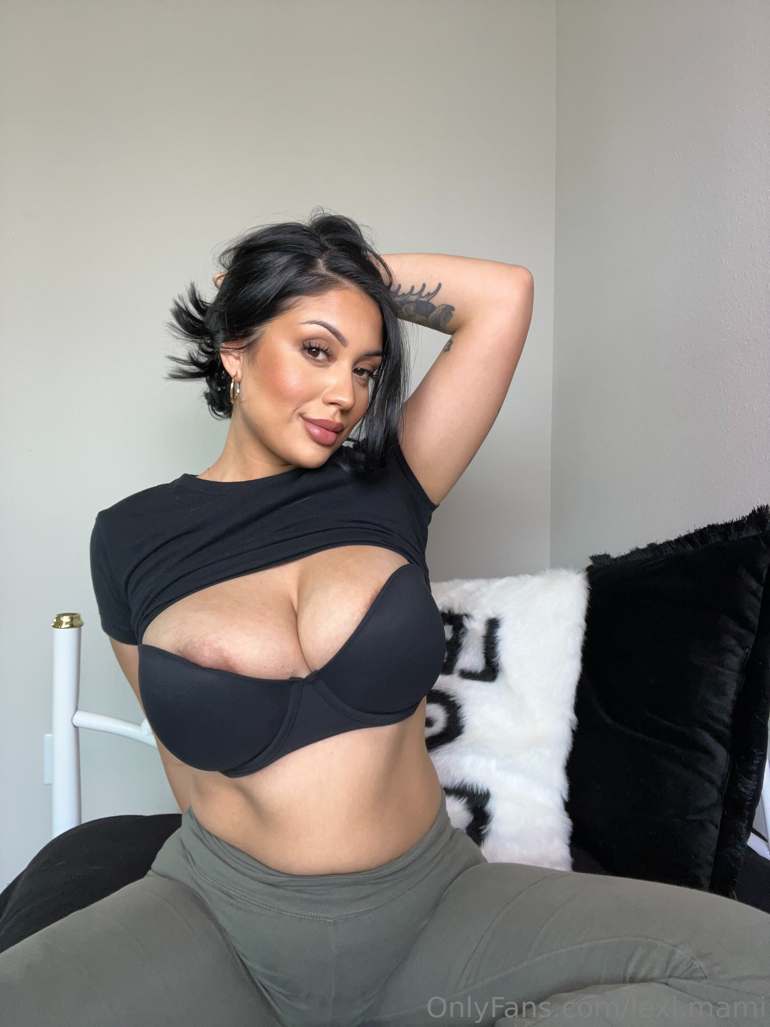 Visit20thotbook botio20for20MORE2000076