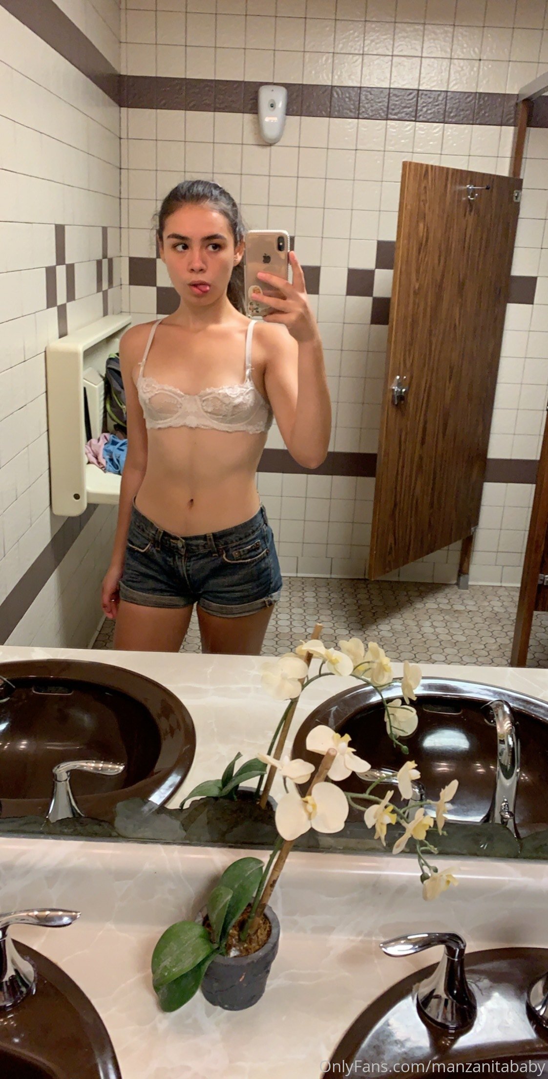 manzanitababy onlyfans nude gallery leaked (23).jpg
